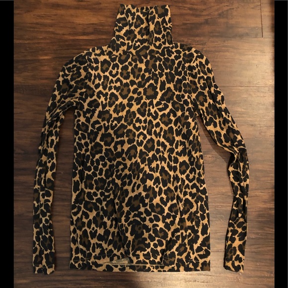 J. Crew Tops - J.Crew women’s leopard print tissue weight turtleneck
